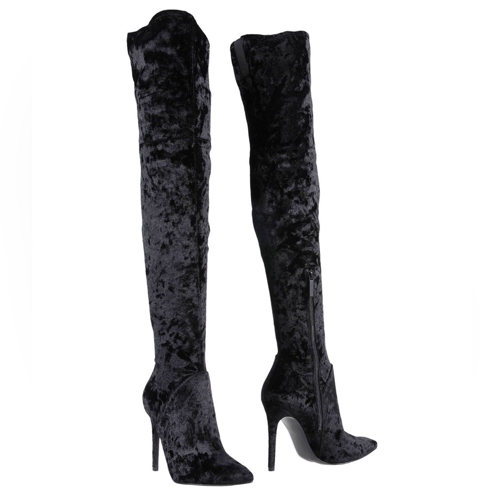 KENDALL + KYLIE
Boot
7 (US) 
Black Velvet Stretch Over-the-Knee Boots